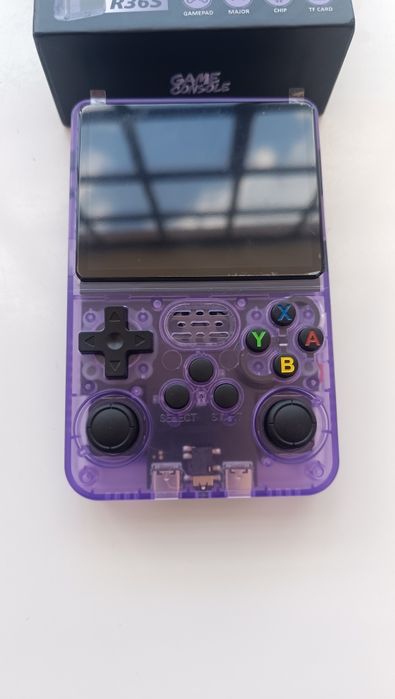 Sistema Handheld retro de Linux do consola R36S tela de um IPS de 3,5