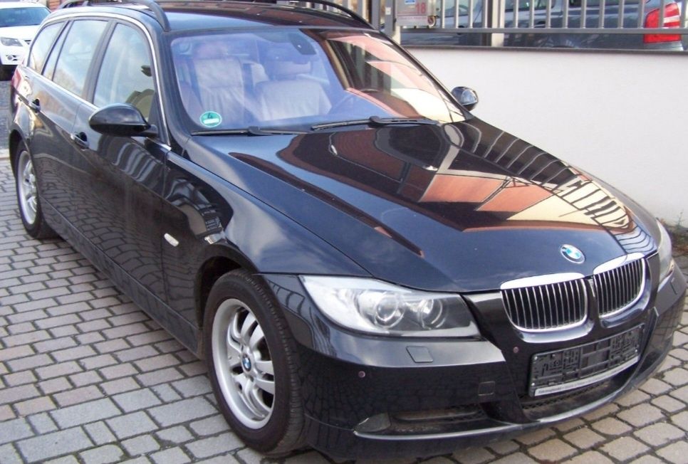 BMW E90 E91 2.0D na czesci Xenon