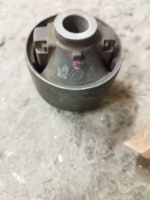 Саленблок заднего продольного рычага Subaru.20254ae050 оригинал