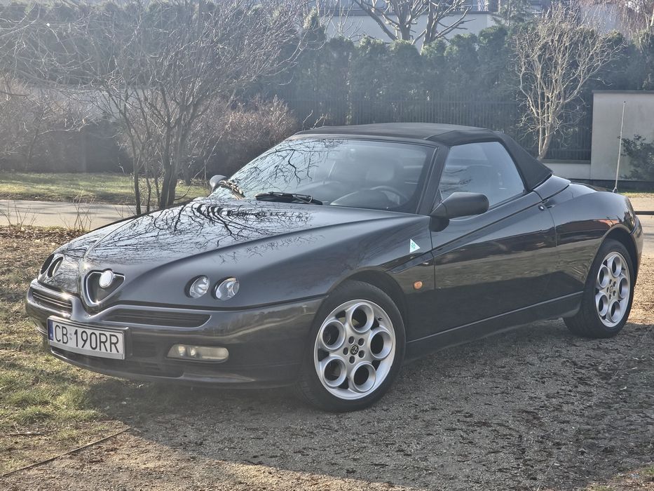 Sprzedam Alfa Romeo Spider 916,zamienię na Jeep WJ