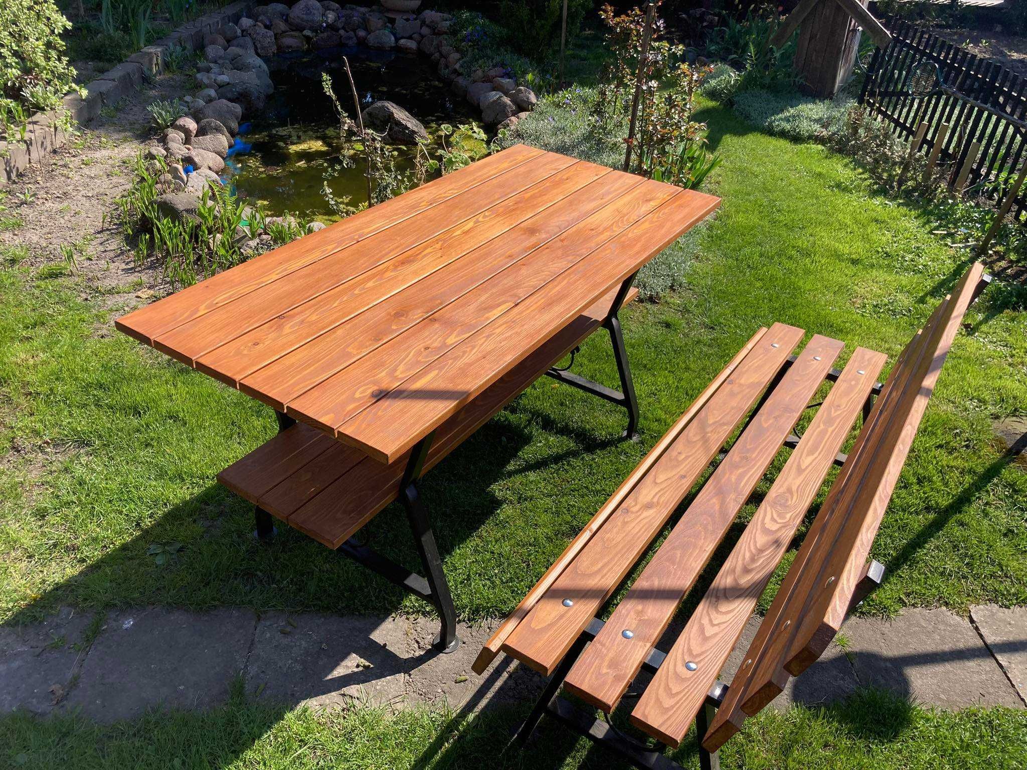 Stół ogrodowy drewniany + dwie ławki na stalowych nogach