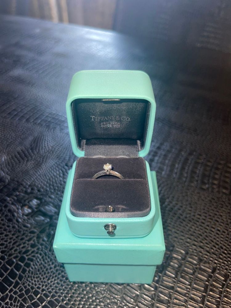 Помолвочное кольцо Tiffany & Co