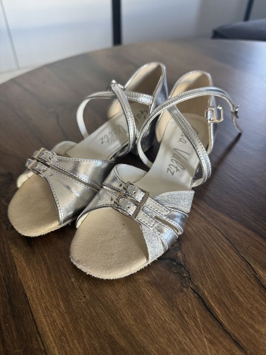 Туфлі для дівчинки, бальні шкіряні