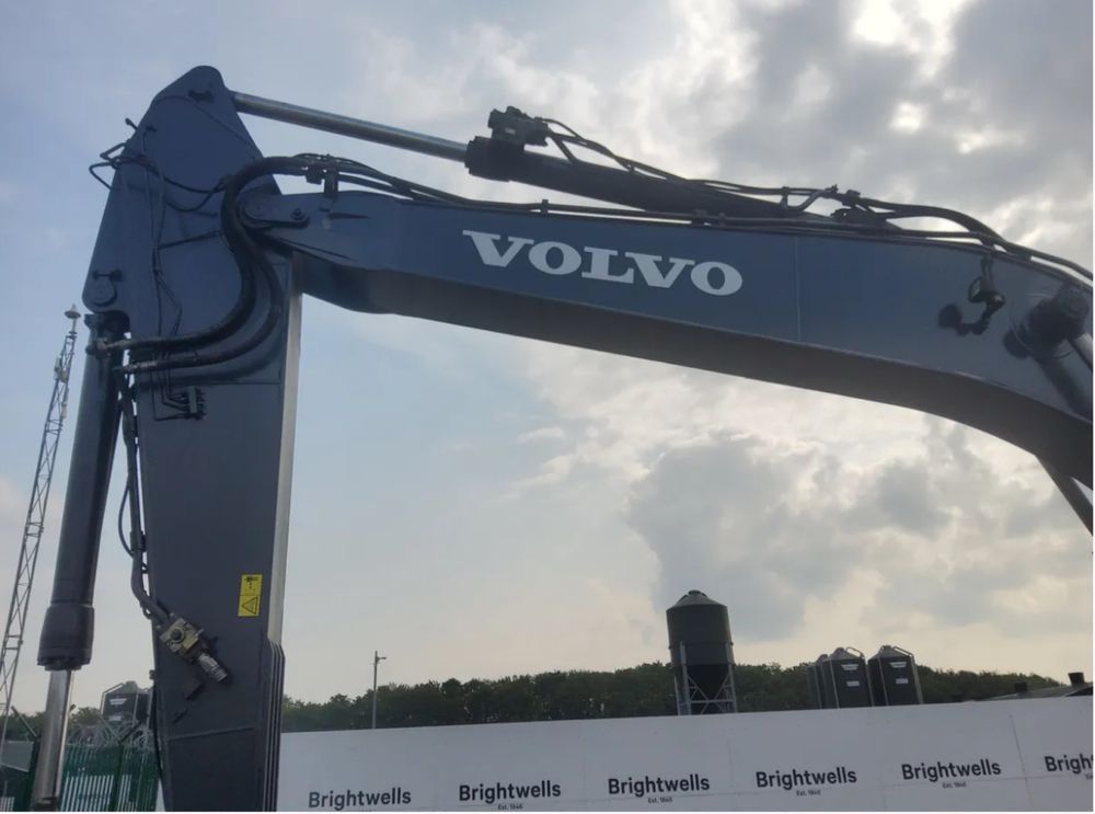 Гусеничний екскаватор VOLVO EC220DL