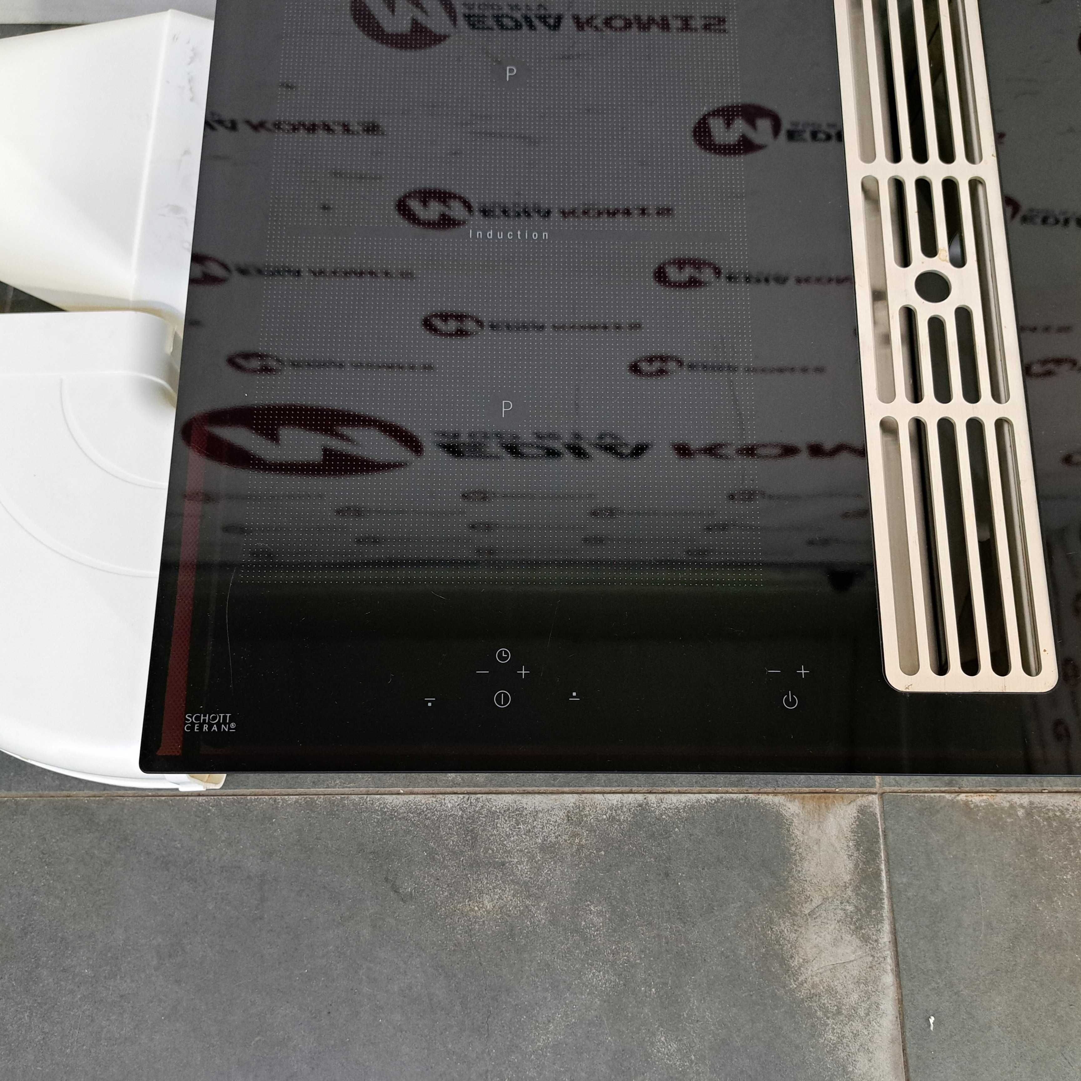 Płyta indukcyjna Bauknecht CTDIK840CNE z wbudowanym okapem