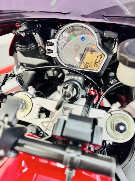 мотоцикл Honda CBR1000RR в оригіналі тільки з Японії