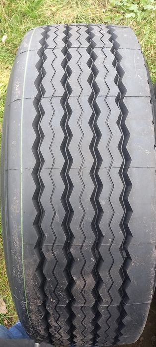 Opona ciężarowa bieżnikowana 385/65R22,5