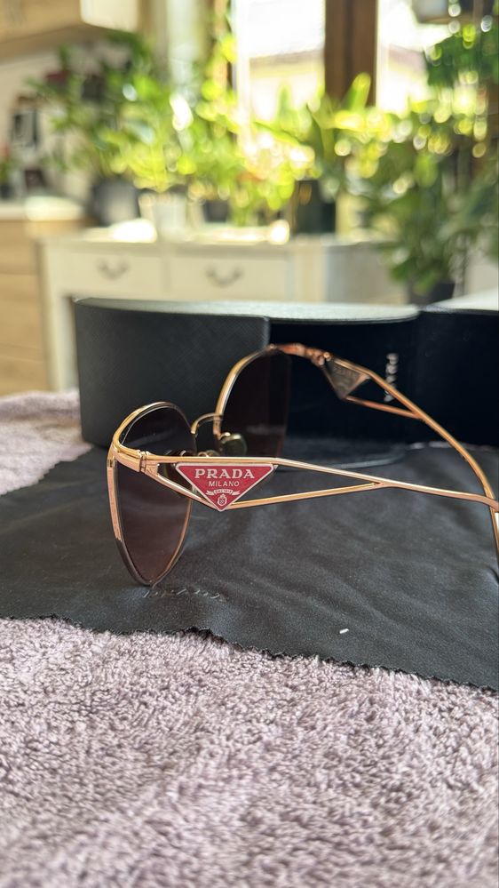 Okulary przeciwsłoneczne Prada