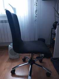 Krzesło czarne tapicerowane