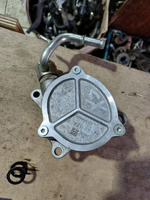 Вакуумный насос Mazda 2.2 дизель