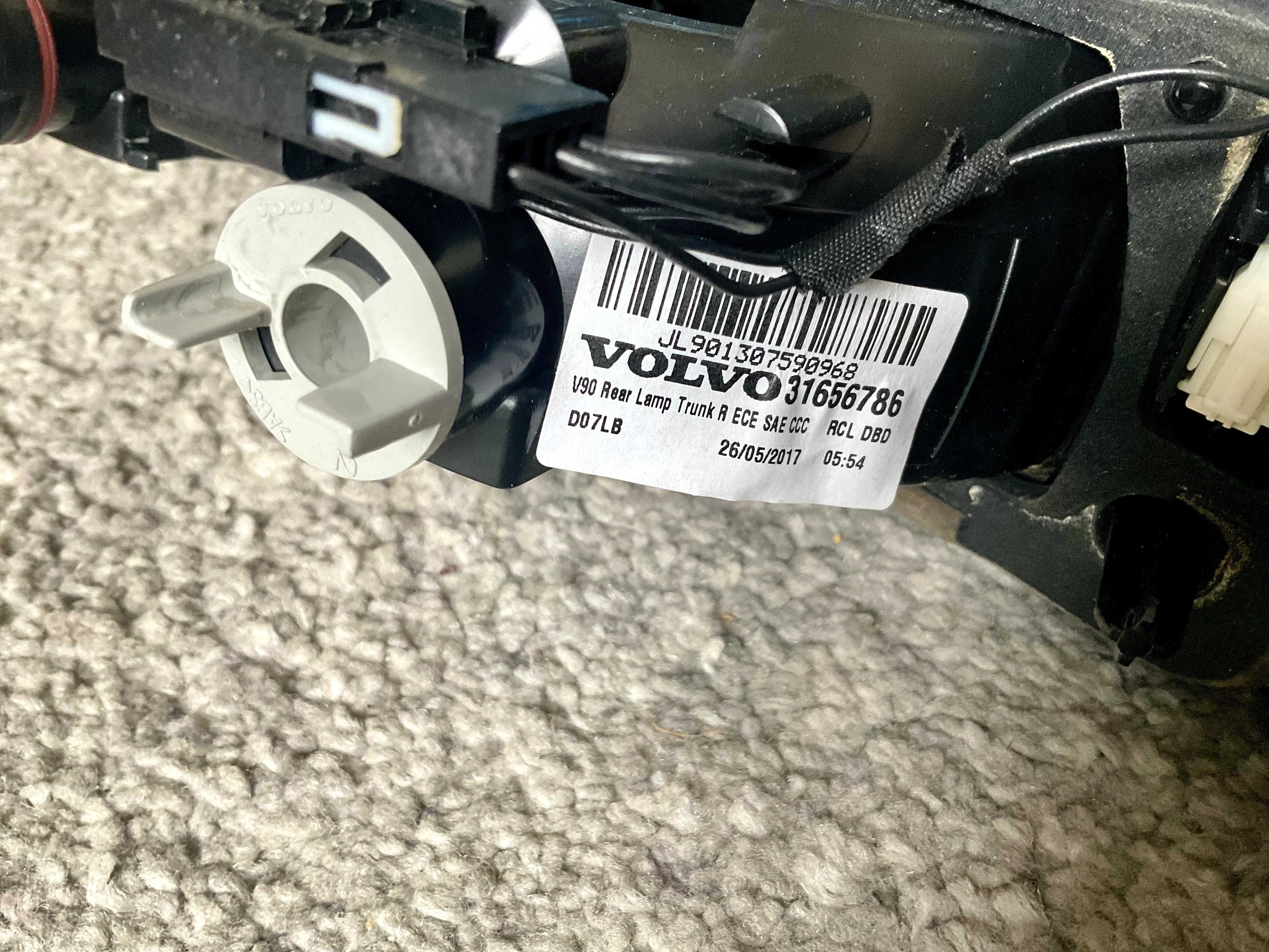 lampa tył prawa bagażnik Volvo V90 cc