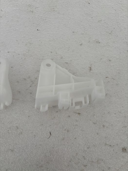 Toyota Corolla E16 E18 13-19 ślizg prawy lewy tył tylny zderzaka lampy