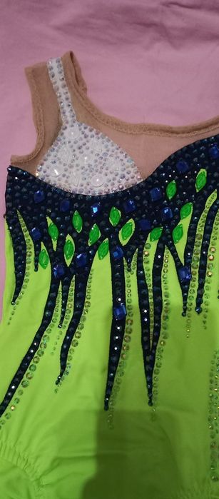 Продам купальник для художньої гімнастики.