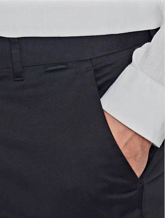 Чіноси брюки Calvin Klein Slim Fit.