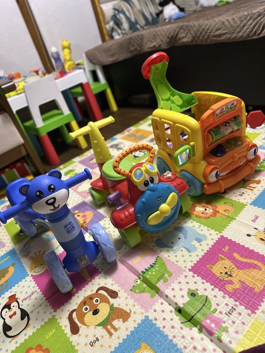 Дитячий транспорт, толокар, біговел та автобус