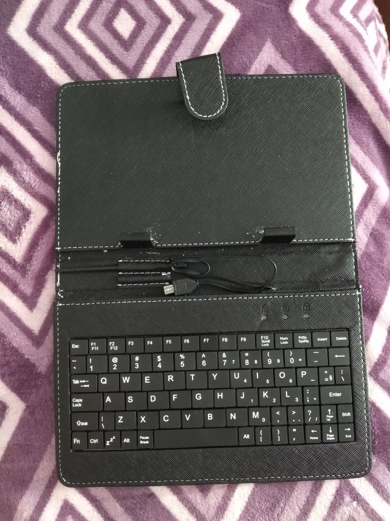 Etui do tabletu 7 cali Accura