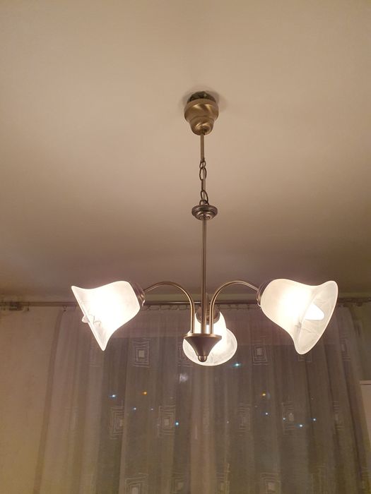 Lampa na 3 żarówki z kinkietami