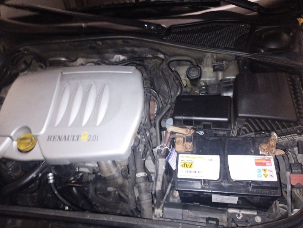 Reno laguna 2006 r,kombi ,2,0 dCi,150 km,przeb 250 tys km