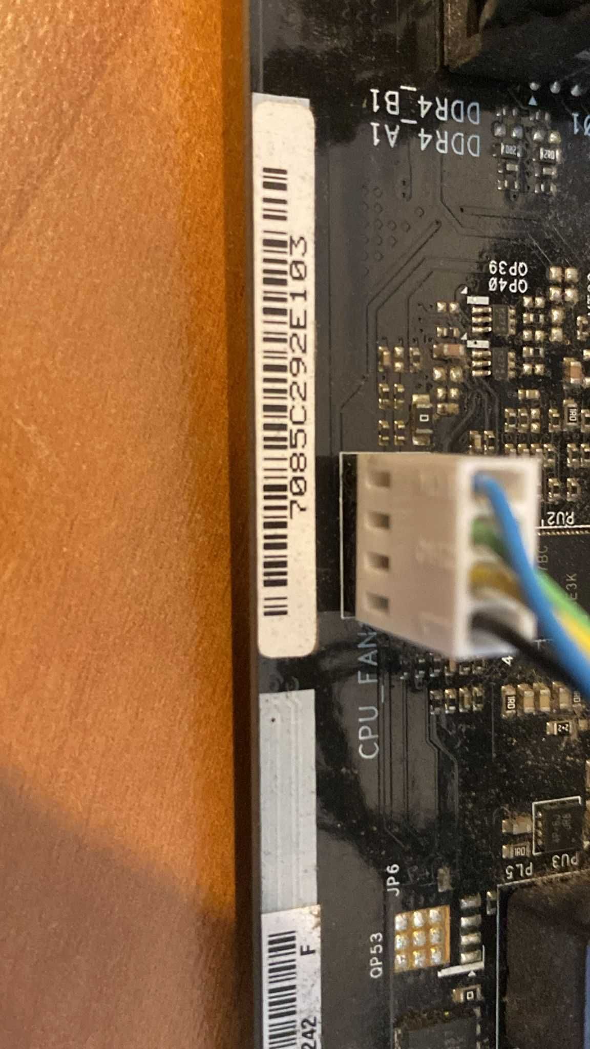 Intel i7-9700F 8 x 3 GHz Gen. 9 , chłodzenie plus płyta