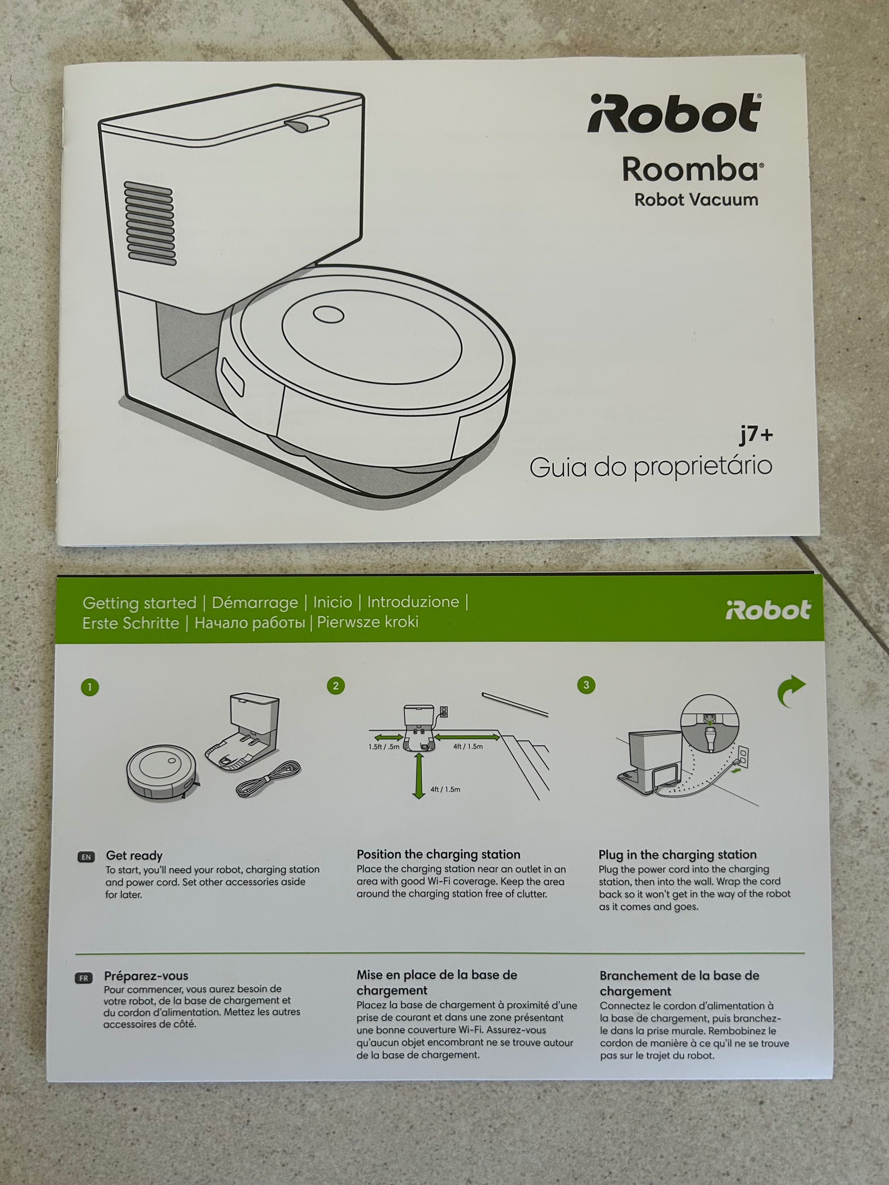 iRobot Roomba J7+ : aspirador + base + acessórios
