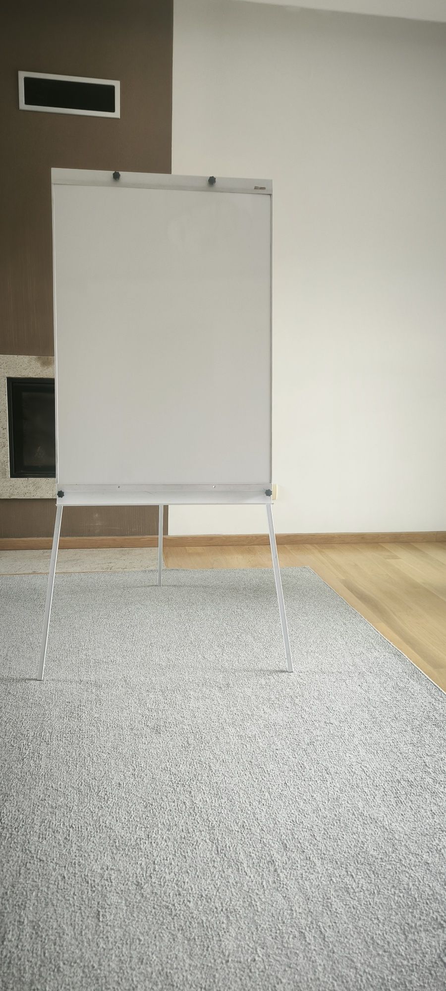 Tablica magnetyczna flipchart regulowana