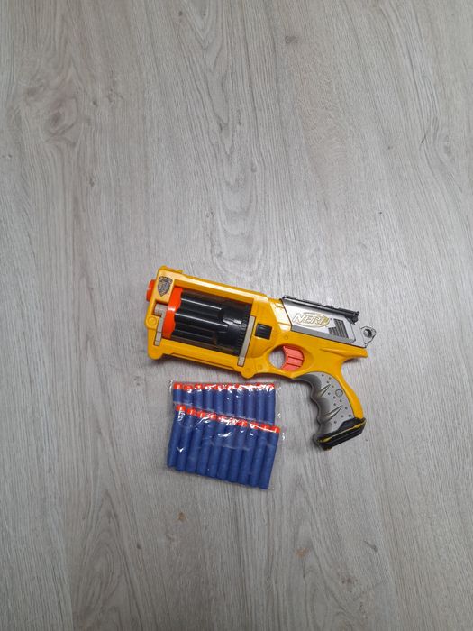 Conjunto de 6  nerfs mais um carregador  de 50 balas