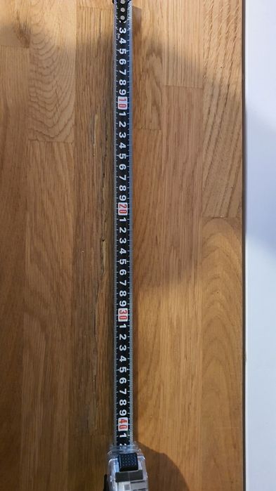 Biała komoda w stylu prowansalskim