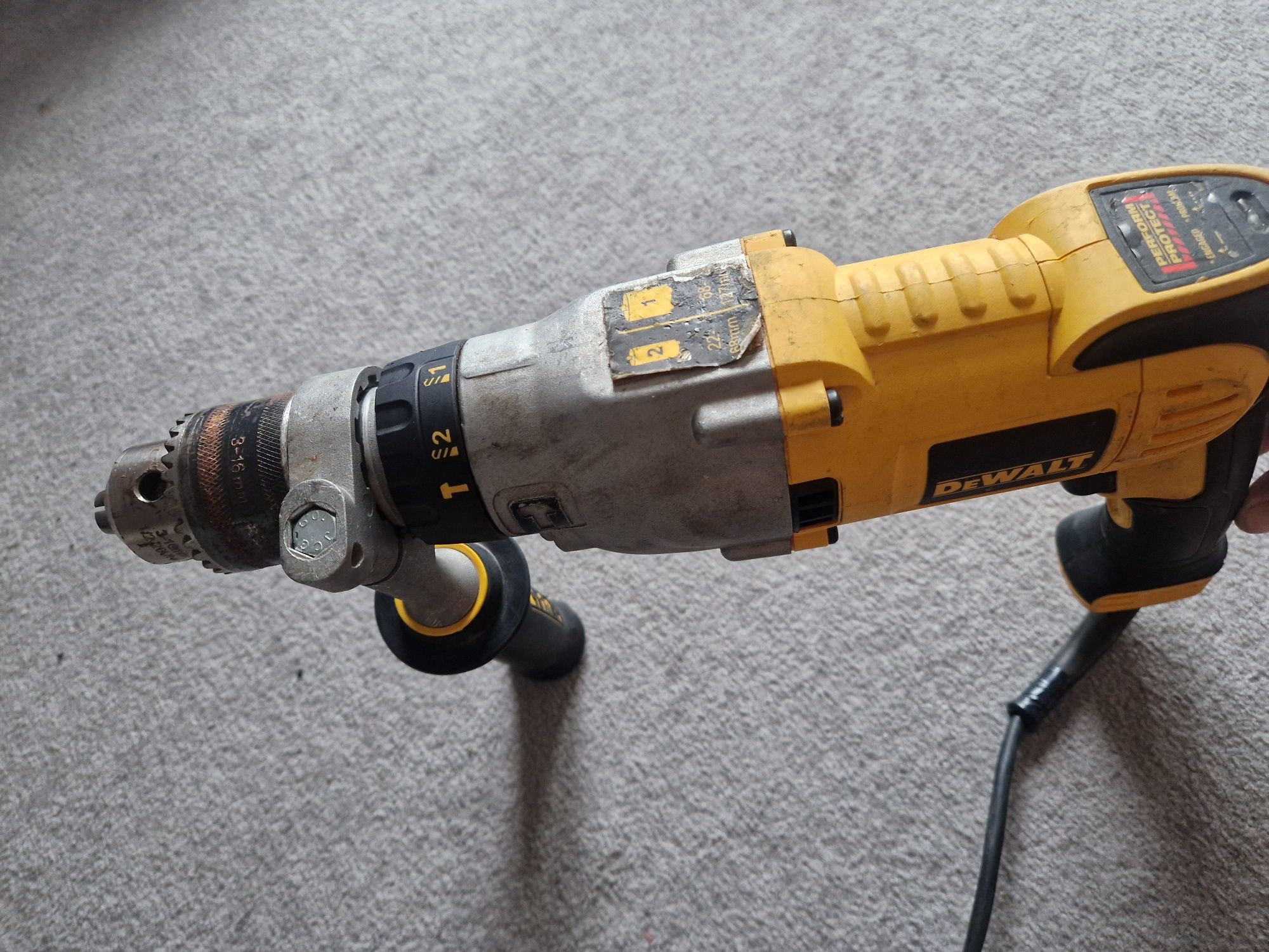 Dewalt D21570K Wiertarka Udarowa 2 Biegi 1300W  do otwornic