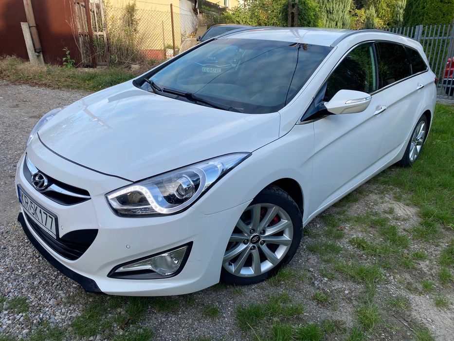 Hyundai i40 CW 1.7CRDi 136KM | Garażowany | 2 komplety kół | DODATKI