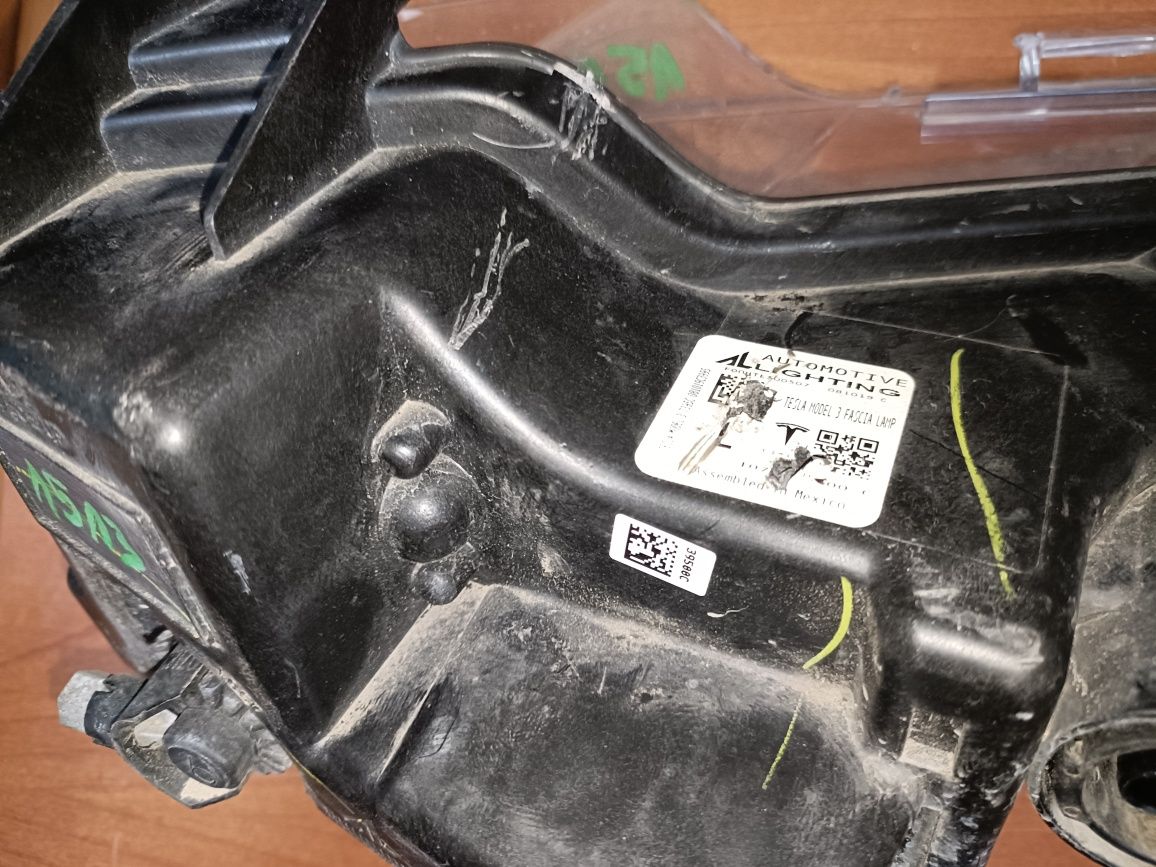 Tesla model 3 halogen led lewy