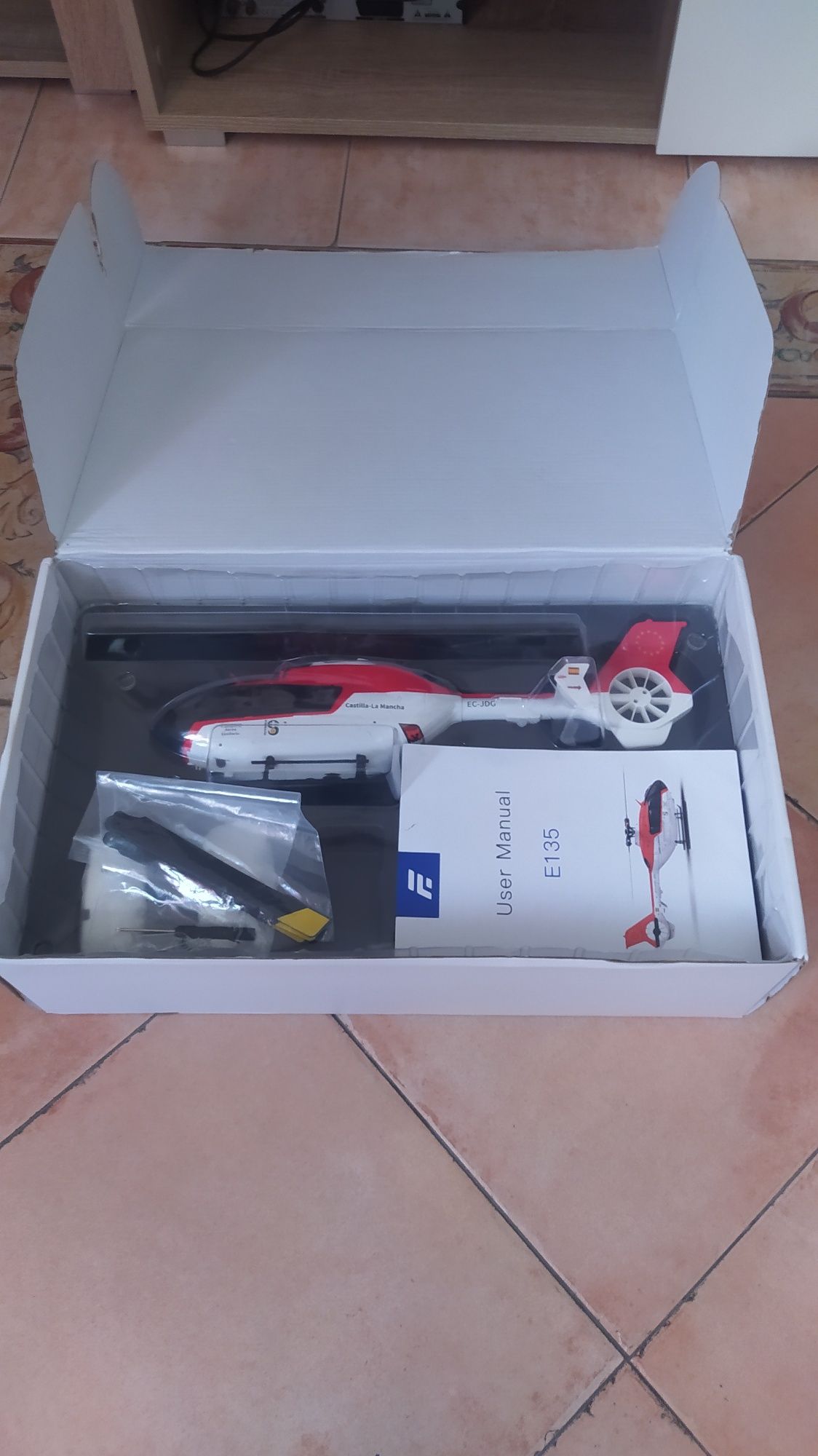 Helicóptero E135