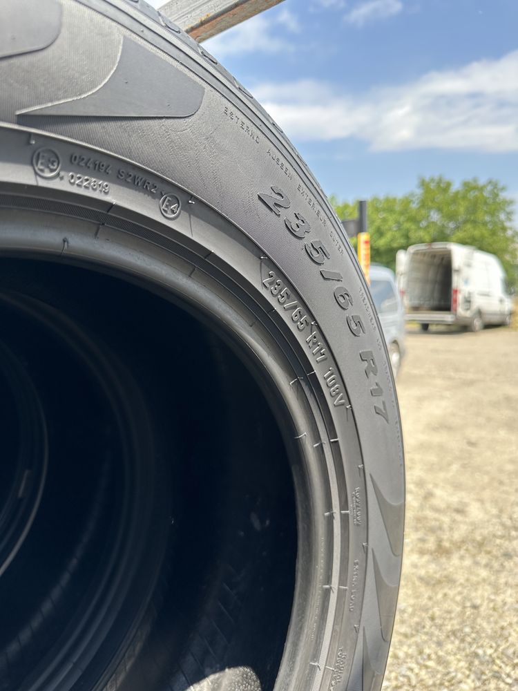 Шини б/у 235/65/17 R17 Pirelli 4шт