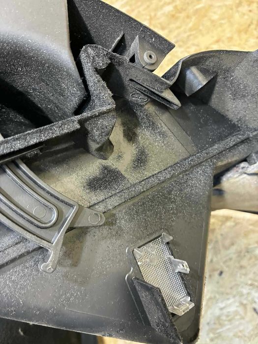 schowek pasażera vw volkswagen passat b5 czarny sprawny