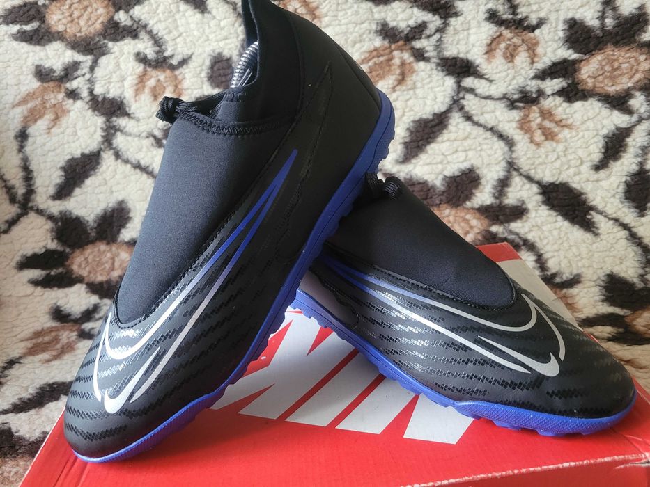 Ekstra buty piłkarskie Nike Phantom GX Club Turf wkł.27,5 cm superstan