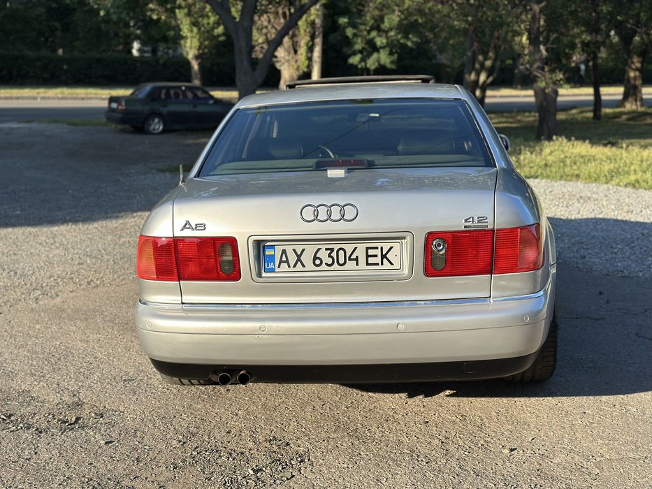 Продам Audi A8 D2