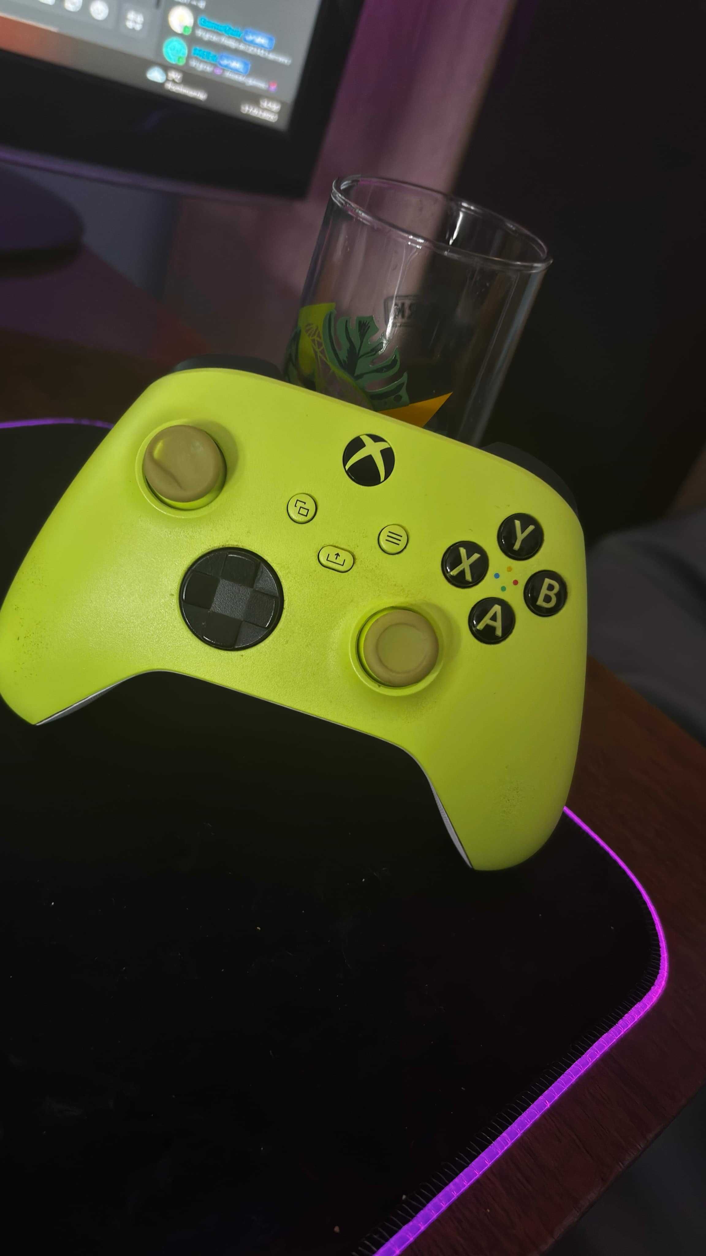 Kontroler Xbox One Electric Volt