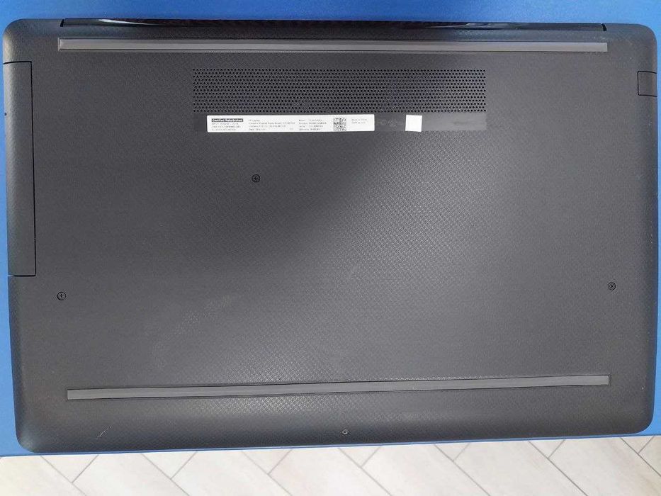 Ноутбук HP17-by1033dx (i5-чотириядерний)потужний,гарний стан,гарантія!