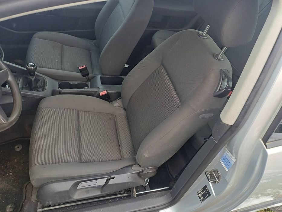 FOTELE KOMPLET LEWY PRAWY KANAPA TYŁ + BOCZKI VOLKSWAGEN GOLF V 3D