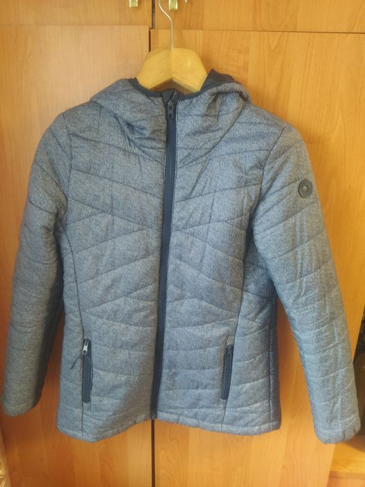 Жіноча весняна куртка