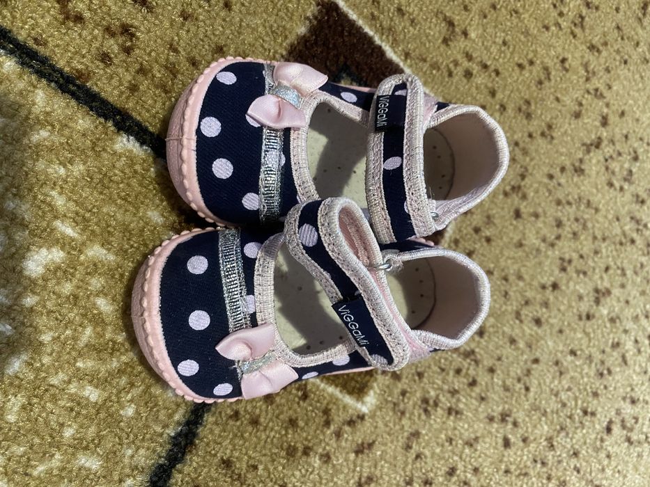 Дитячі туфельки 11-11,5 см ідеальний стан