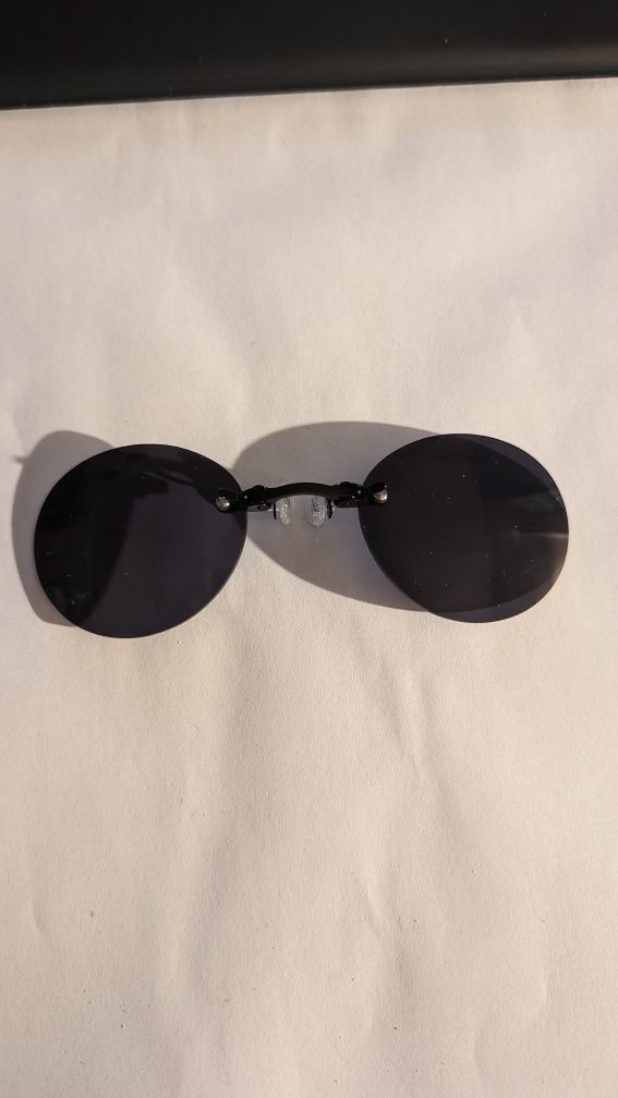Okulary w stylu Neo z Matrix z noskami