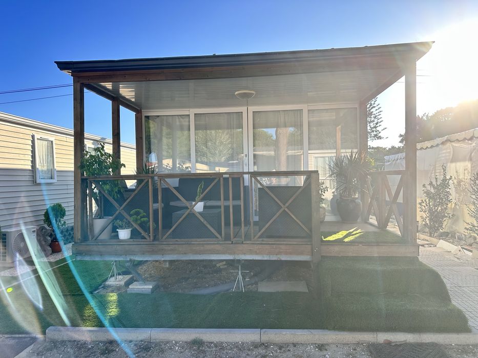 Casa movel em bom estado tudo impecavel pronto a usar..