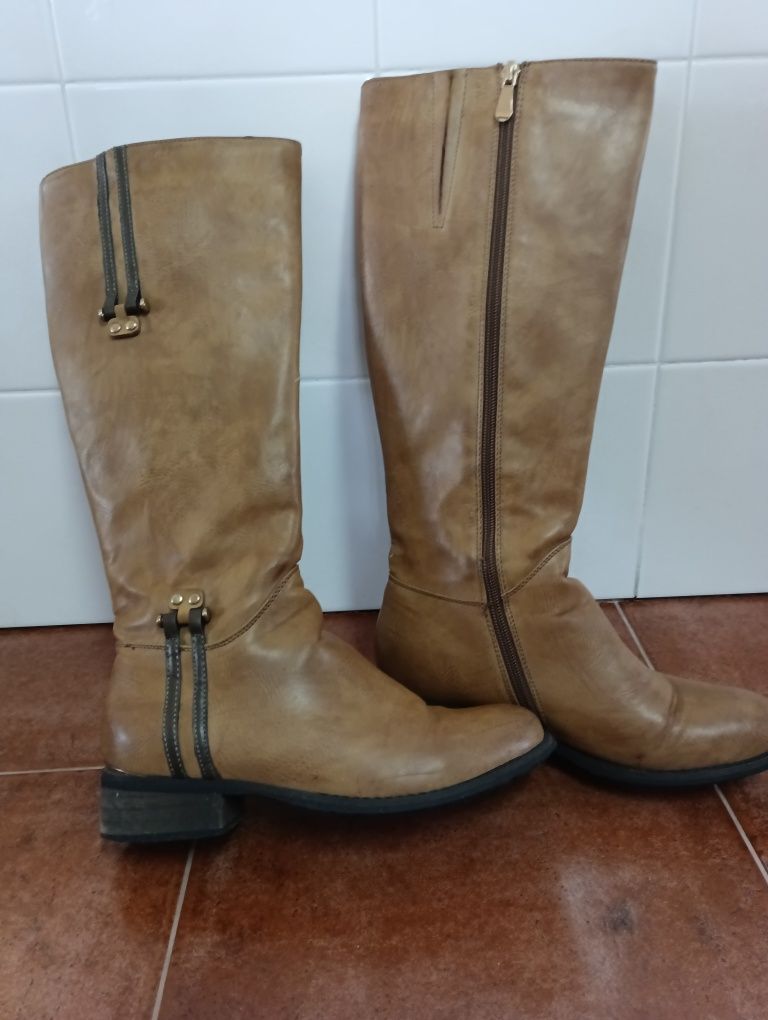 Botas de Senhora Camel 38