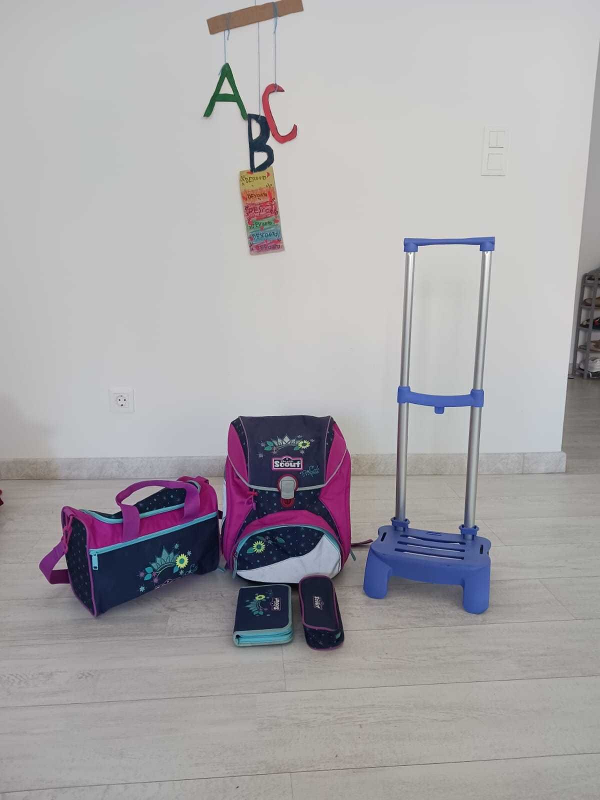 Mochila escolar SCOUT 4 artigos com carrinho