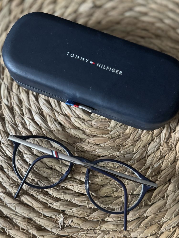 Oprawki do okularów korekcyjnych Tommy Hilfiger