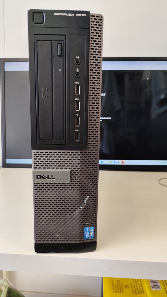 Dell OptiPlex 3050	LGA1151, DDR4 (6-е поколение Intel Core)	2 × DDR4	3