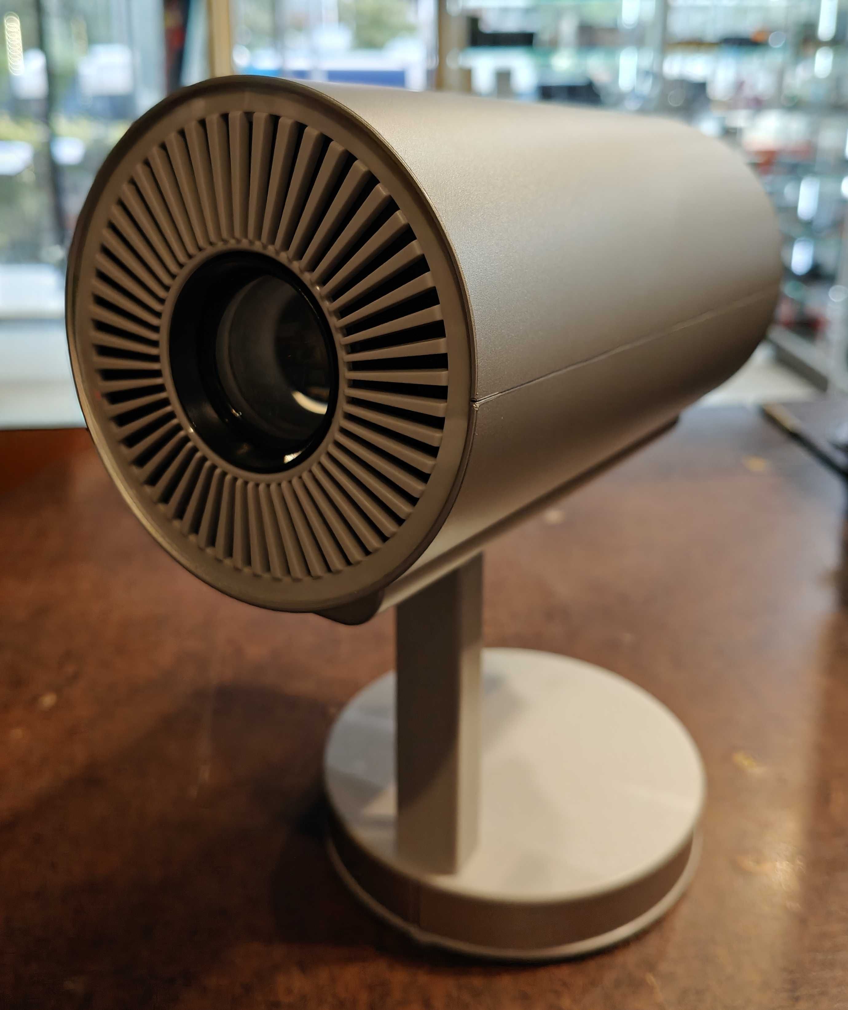 Projektor WG Airflex 240/ 240 ANSI/ 4K/ pilot/ Stan BDB