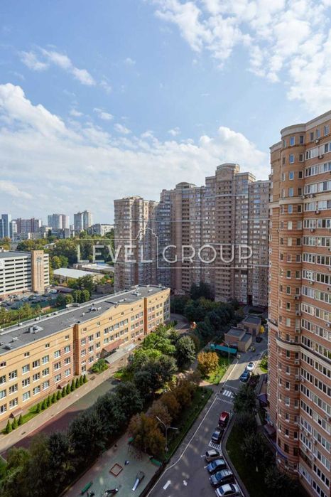 Простора трикімнатна квартира з ремонтом Голосіїво Голосіївський парк