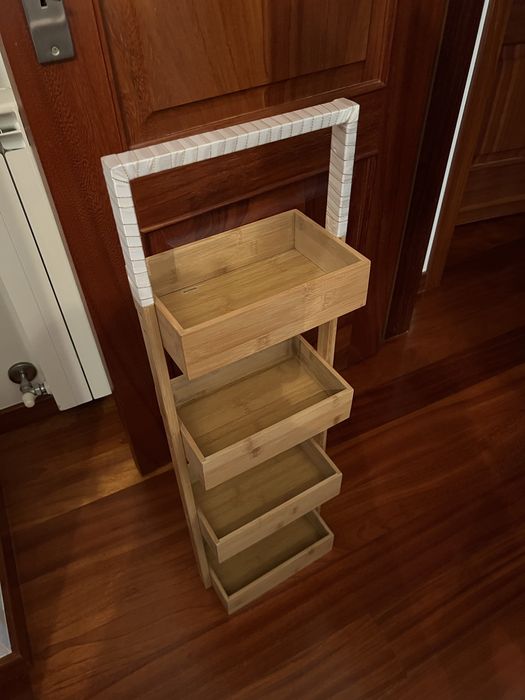 Estante para por na igreja