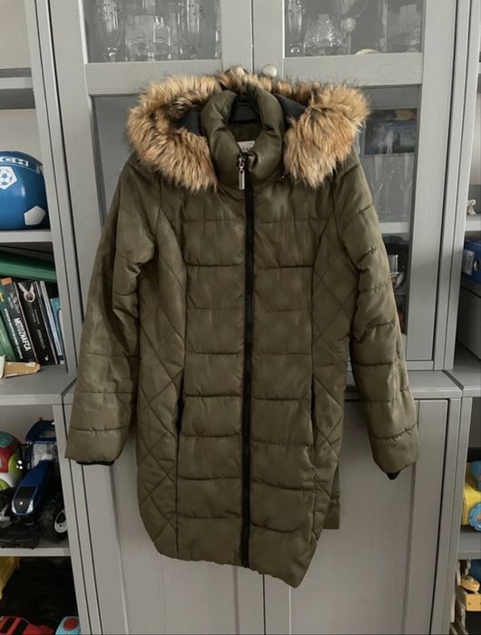 Kurtka zimowa  damska płaszcz khaki z futerkiem
